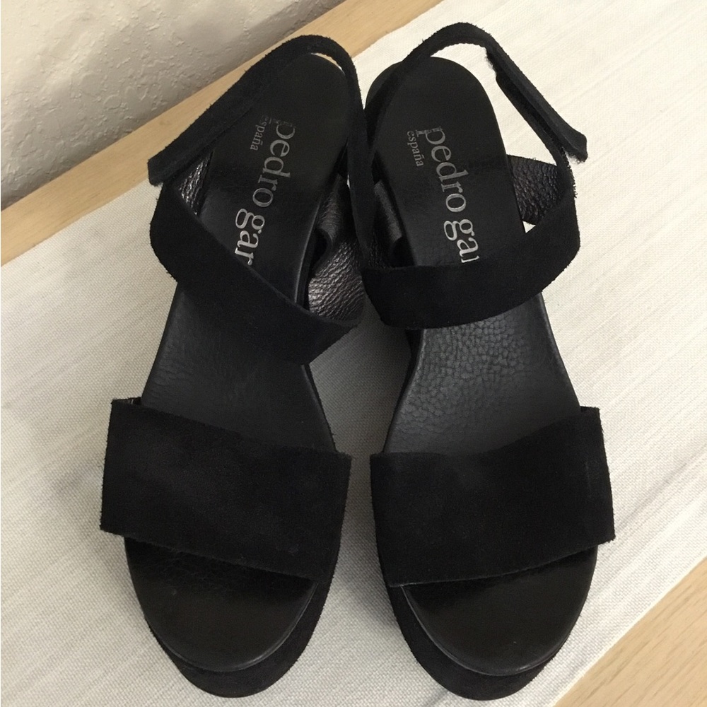 Pedro Garcia Elegant Black Wedge Sandals - Picture 4 of 10